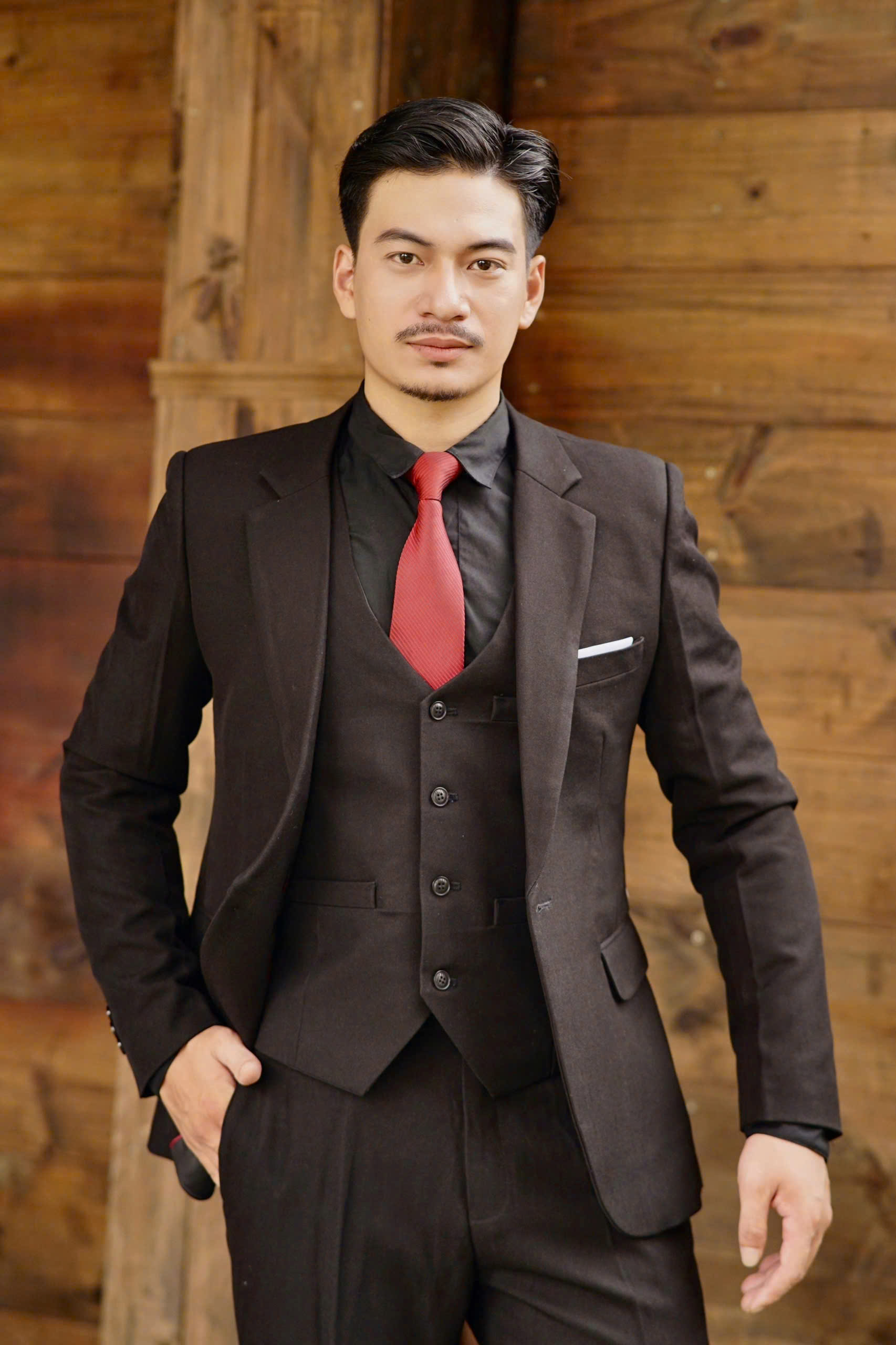 Hoàng Phạm